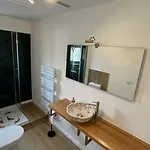 An Der Weinrebe In Mit Garten, 2 Baeder, 2 Schlafzimmer & Kueche - Gratis Parkplaetze *