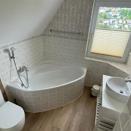 An Der Weinrebe In Mit Garten, 2 Baeder, 2 Schlafzimmer & Kueche - Gratis Parkplaetze Casa de Férias Bad Hersfeld