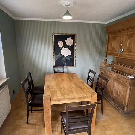 Dom wakacyjny An Der Weinrebe In Mit Garten, 2 Baeder, 2 Schlafzimmer & Kueche - Gratis Parkplaetze Bad Hersfeld