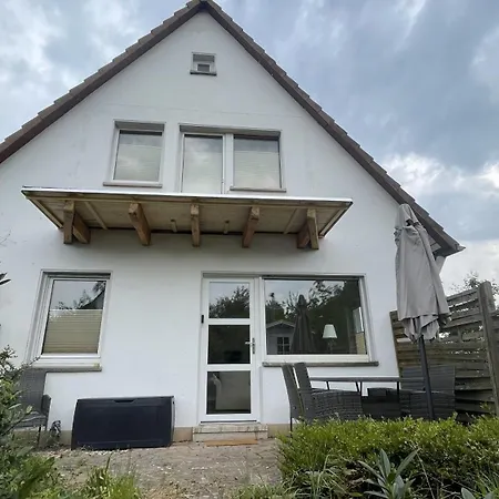 An Der Weinrebe In Mit Garten, 2 Baeder, 2 Schlafzimmer & Kueche - Gratis Parkplaetze Bad Hersfeld