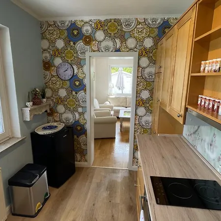 Semesterbostad An Der Weinrebe In Mit Garten, 2 Baeder, 2 Schlafzimmer & Kueche - Gratis Parkplaetze