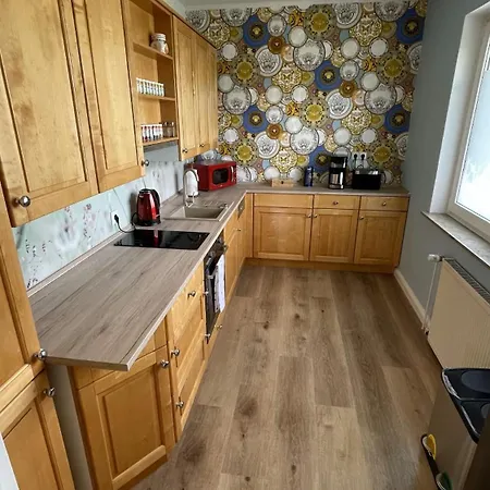 An Der Weinrebe In Mit Garten, 2 Baeder, 2 Schlafzimmer & Kueche - Gratis Parkplaetze *